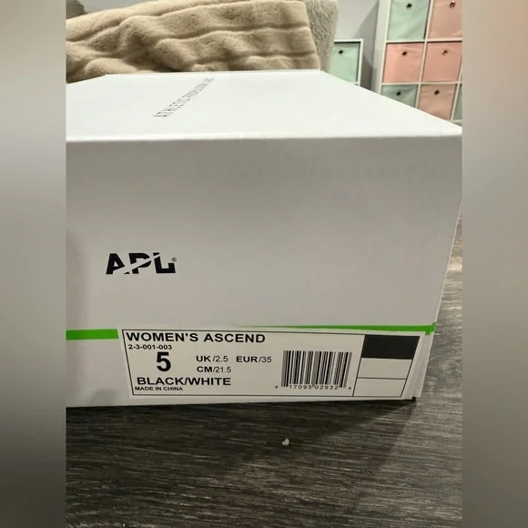 NWT-In Box APL Women's Ascend Sneakers - Picture 8 of 8